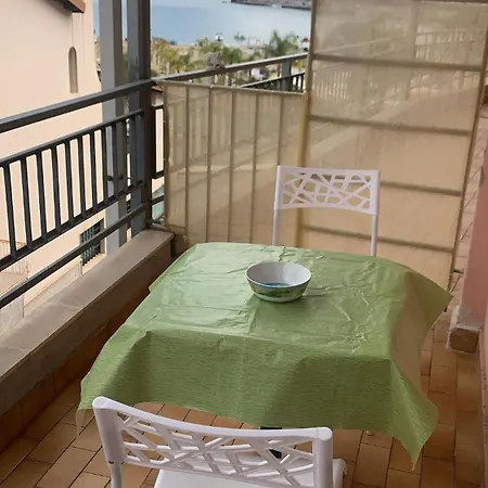 Rosal Schiso アパート